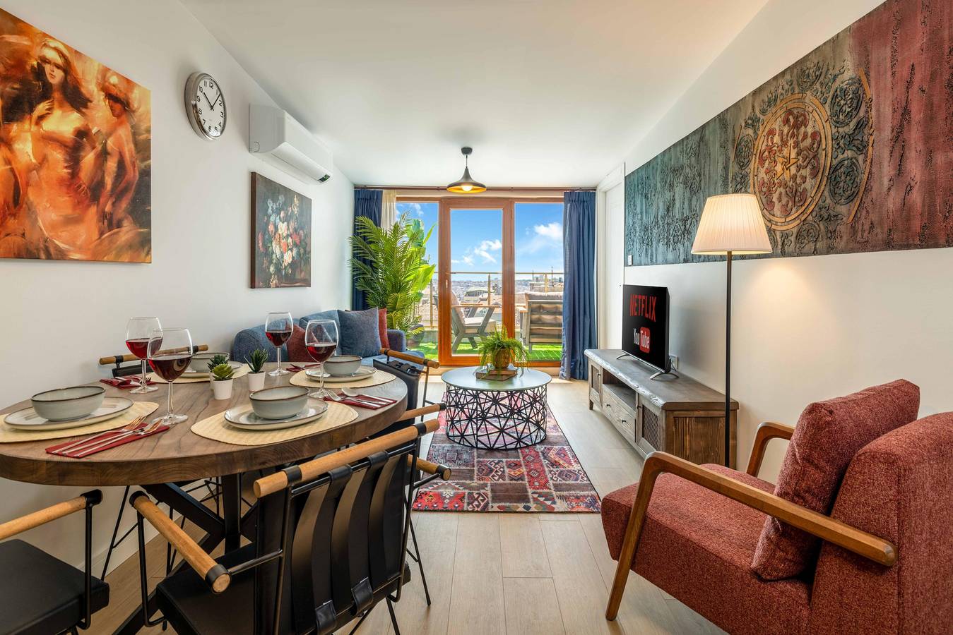 Apartamento vacacional entero, 5min to Taksim, Bosphorus View & Terrace in Beyoğlu, Estambul
