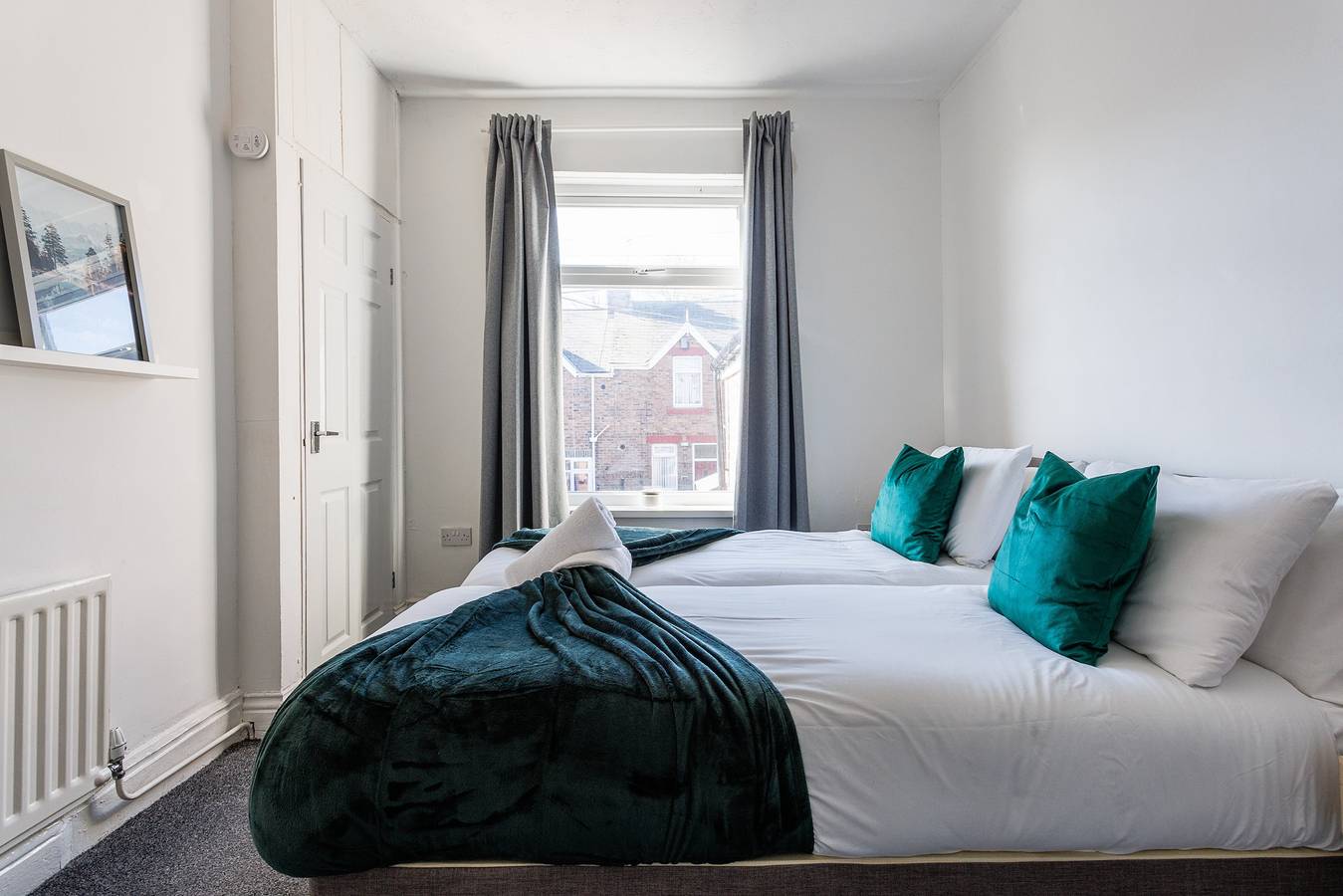 3 Bed House - Sleeps 5 - Parking - Wifi in Durham, County Durham