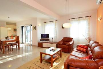 Villa for 10 People in Betina, Tisno, Photo 4