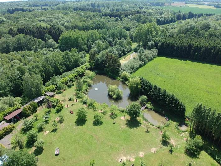 Bateau pour 2 personnes, avec Balcon et Terrasse ainsi que Jardin et Vue sur le lac à Florennes - 3