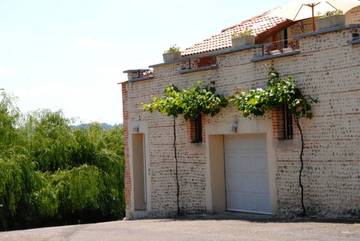 Gîte pour 7 personnes, avec terrasse et vue à Cauna