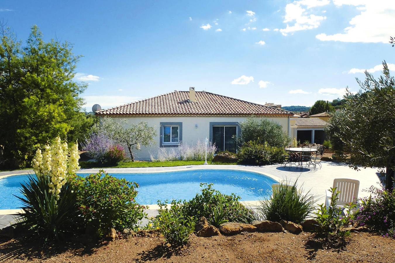 Holiday Home in Gabian near Vineyards in Gabian, Béziers region