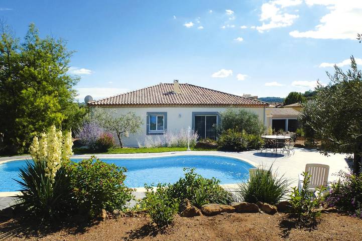 Gîte pour 5 personnes, avec terrasse et piscine à Gabian