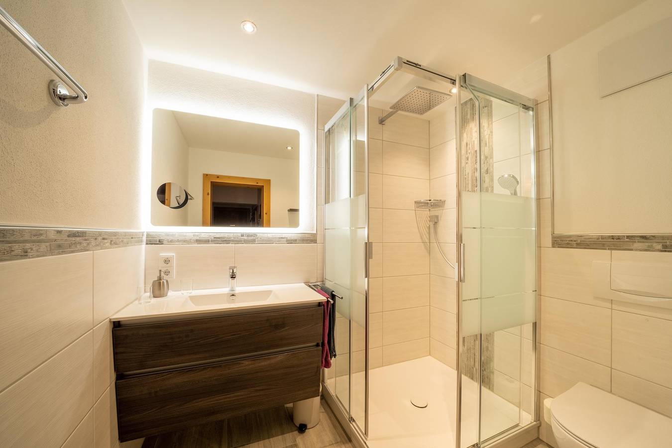 Ganze Ferienwohnung, "Wetterstein" Fewo 1 Schlafraum, Du, Wc, in Wallgau, Walchensee