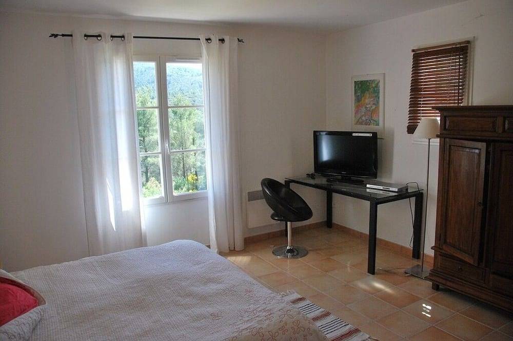 Villa en face de la sainte Victoire à 10 min de Aix en Provence in Vauvenargues, Région d'Aix-en-Provence