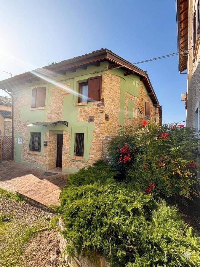 Location de vacances pour 5 personnes, avec vue et jardin, animaux acceptés dans Lesignano De Bagni - 2