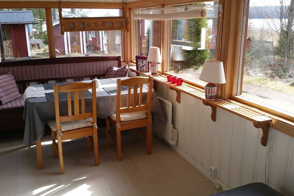 Idyllisches Schwedenhaus in traumhafter Lage an eigenem Strand in Falun, Dalarna