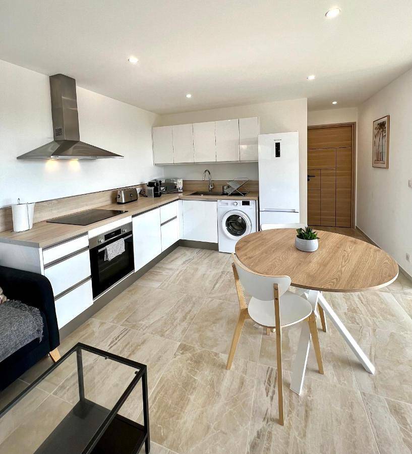 Appartement entier, One-Bedroom Apartment in La Valette-du-Var, Côte méditerranéenne (France)