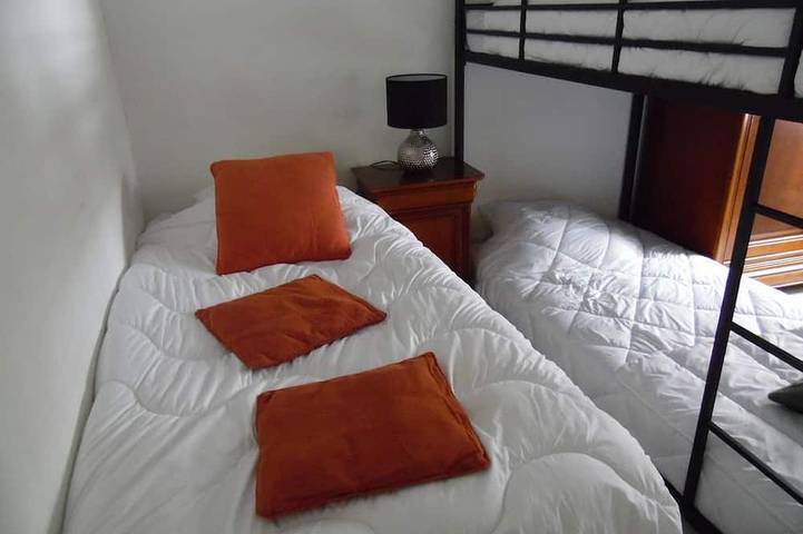 Los Cierres De Tuileries. 8 personas .170 € Noche / WIFI in Villiers-sur-Tholon, Auxerre region