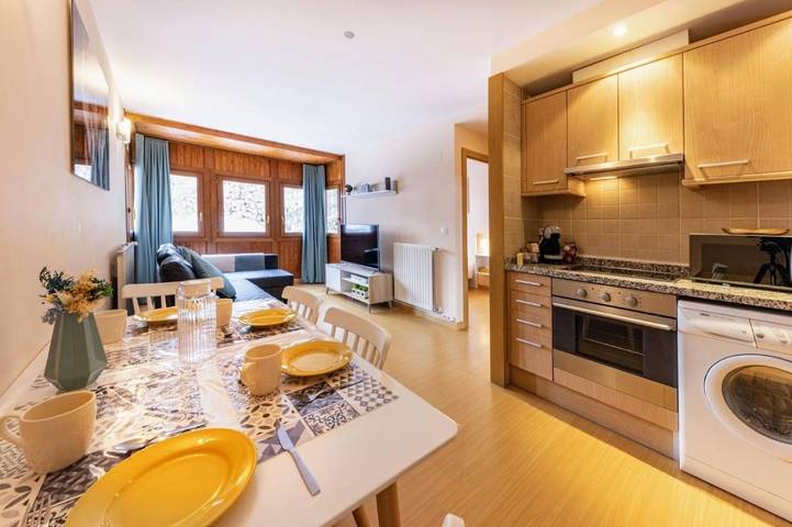 Apartamento para 6 personas, con vistas y terraza en Soldeu