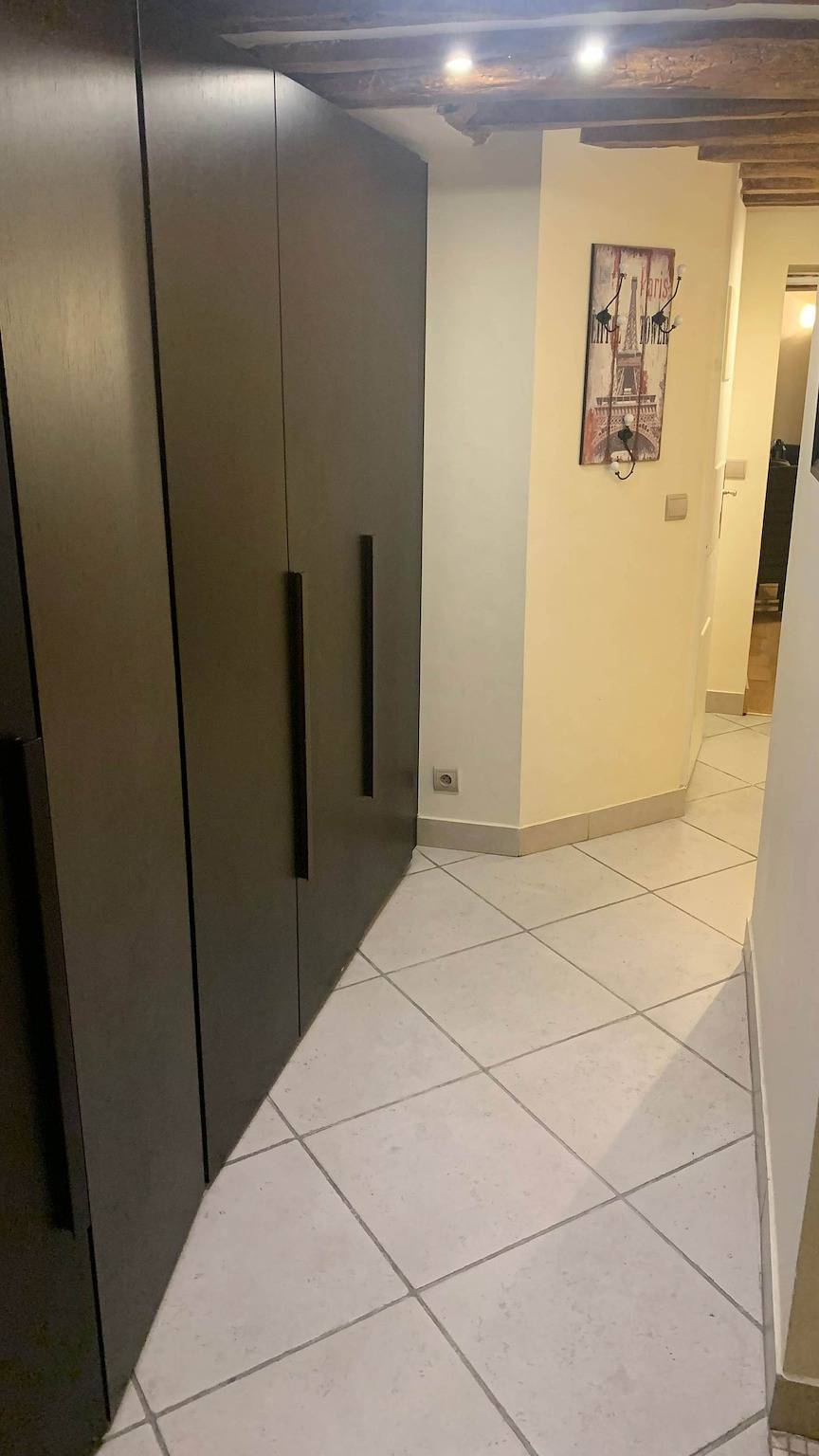 Appartement entier, Charming  Tuileries    1 Bed Apt in  the Centre  of Paris in Paris 1er Arrondissement, Paris