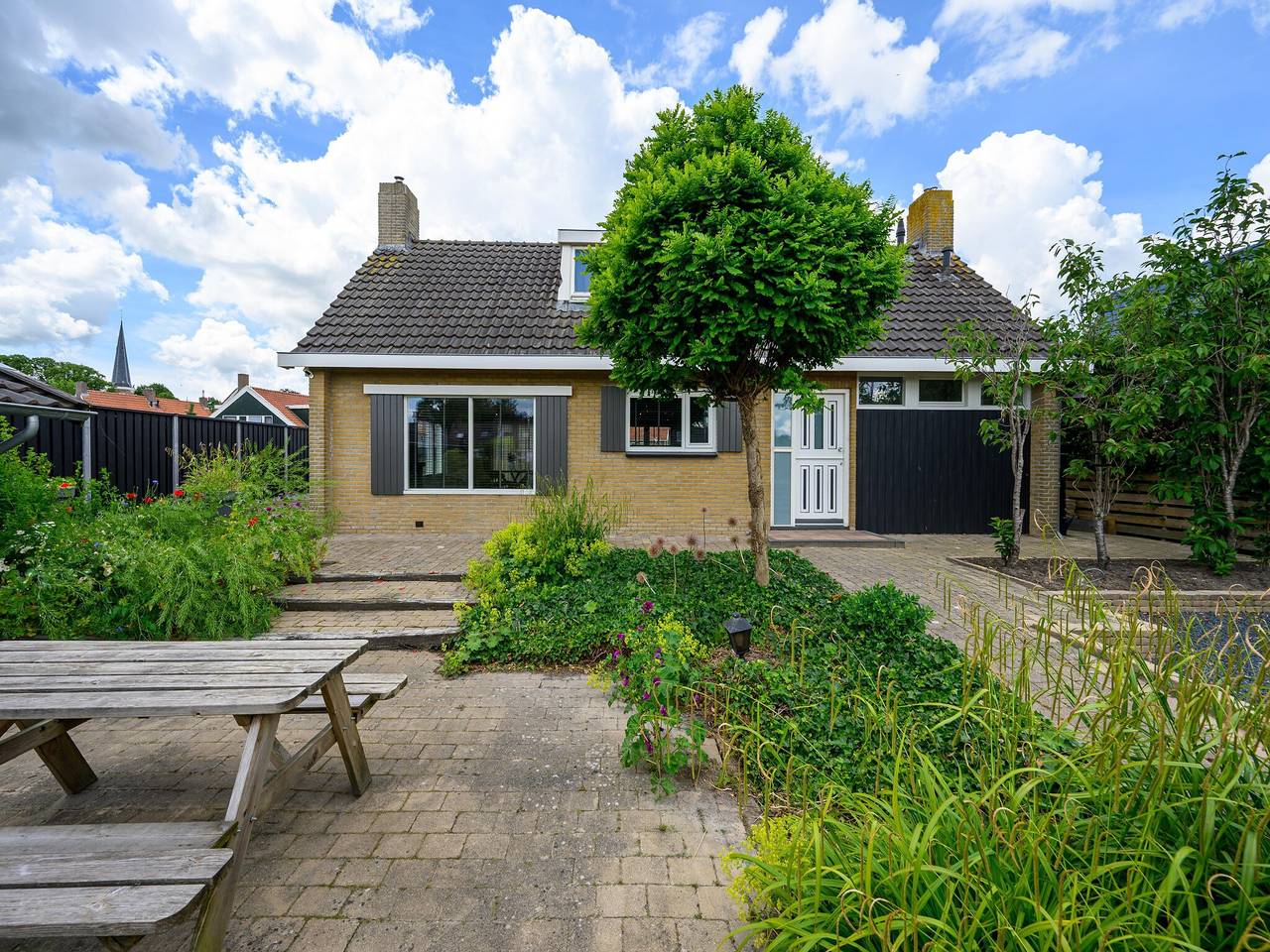 Geräumiges Ferienhaus im Zentrum von Langweer in Ijsselmeer