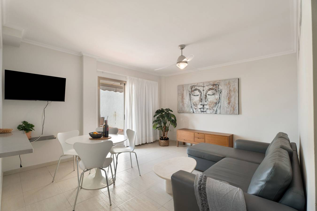 Apartamento entero, Apartamento de vacaciones 'Ático Bellavista Alcalá' con terraza privada y Wi-Fi in Alcalá, Guía de Isora
