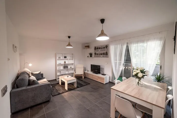 Apartamento de vacaciones para 6 personas, con piscina y terraza - 1