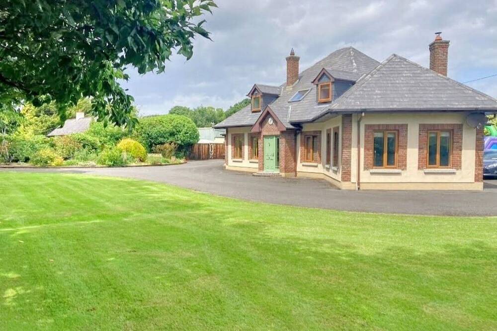 Spacious, private country home 30 mins from Dublin in County Kildare