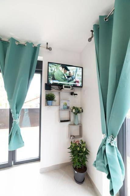 Gîte pour 5 personnes, avec balcon à Meyzieu - 4