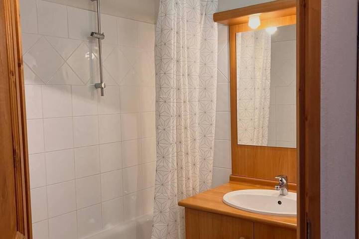 Ganze Wohnung, Am Fuße der Pisten in einem typischen savoyischen Dorf in Hauteluce, Albertville und Umgebung