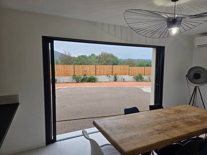 Maison de vacances 'La Villa De Jade' avec vue sur la montagne, Wi-Fi et climatisation in Murles, Côte méditerranéenne (France)