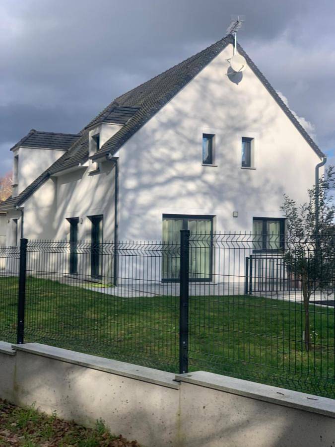 Gîte pour 8 personnes, avec jardin, animaux acceptés à Forges-les-Bains