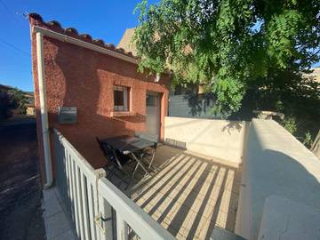 Gîte pour 4 personnes, avec terrasse à Bizanet
