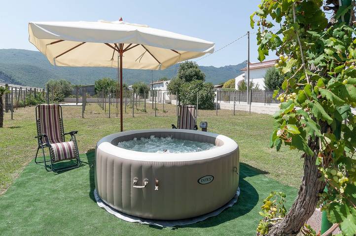 Location de vacances pour 6 personnes, avec Jacuzzi ainsi que Jardin et Vue à San Felice Circeo - 3