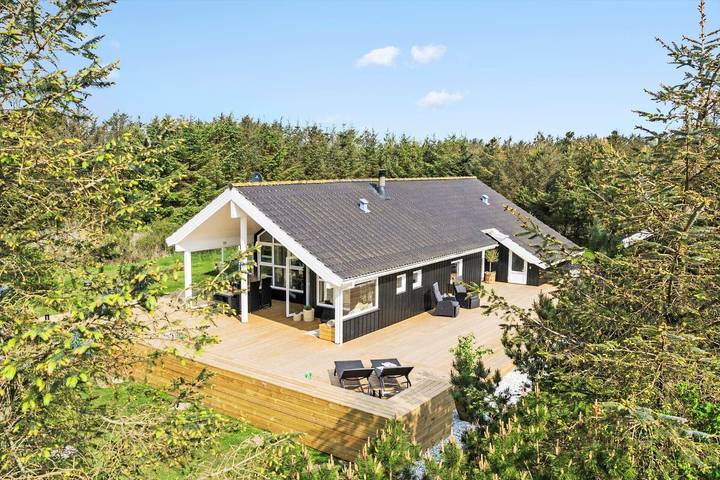 Ferienhaus für 6 Personen, mit Terrasse und Whirlpool sowie Sauna, mit Haustier in Løkken