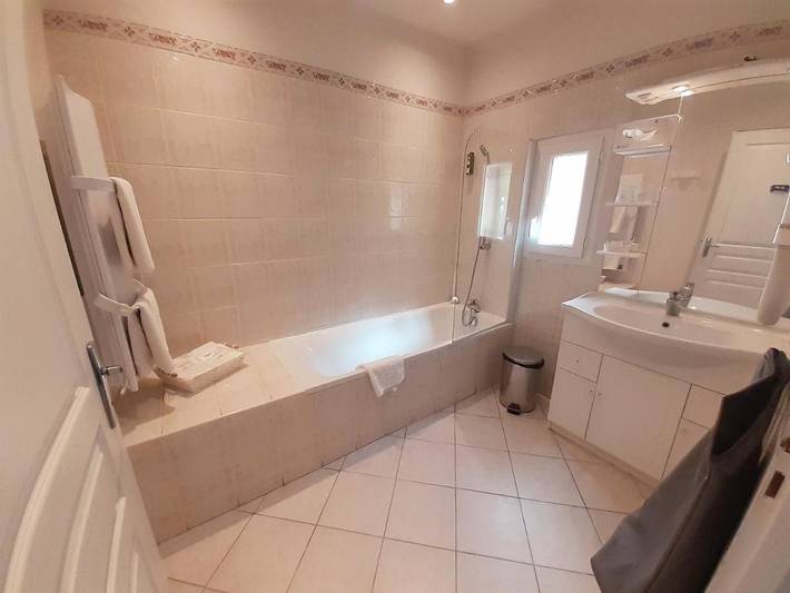 Hôtel pour 2 personnes, avec vue et jardin à Uchaud - 3