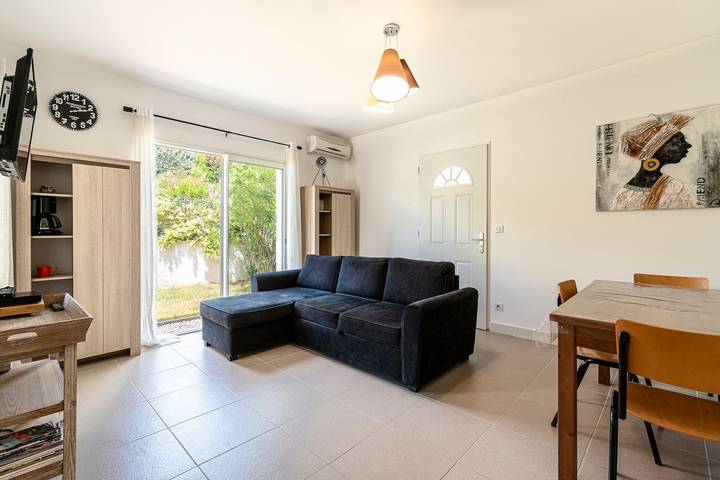 Gîte pour 6 personnes, avec jardin et terrasse dans Plage d'Agosta - 2