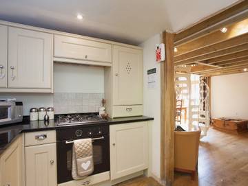 Log Cabin for 2 People in Burley, New Forest National Park, Photo 4