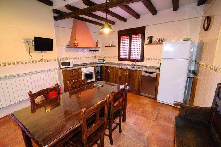 Casa rural para 8 personas, con vistas y jardín, Se admiten mascotas en Lago de Sanabria - 3
