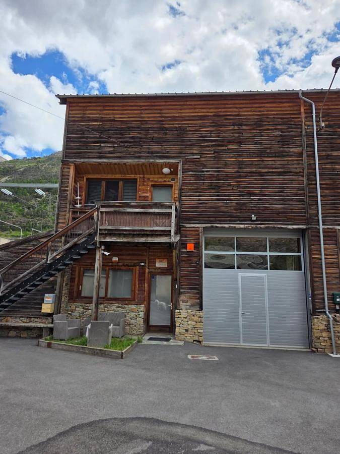 Gîte pour 2 personnes, avec balcon et vue à L'Argentière-la-Bessée - 2