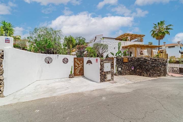 Apartamento para 10 personas, con jacuzzi y jardín en Chayofa