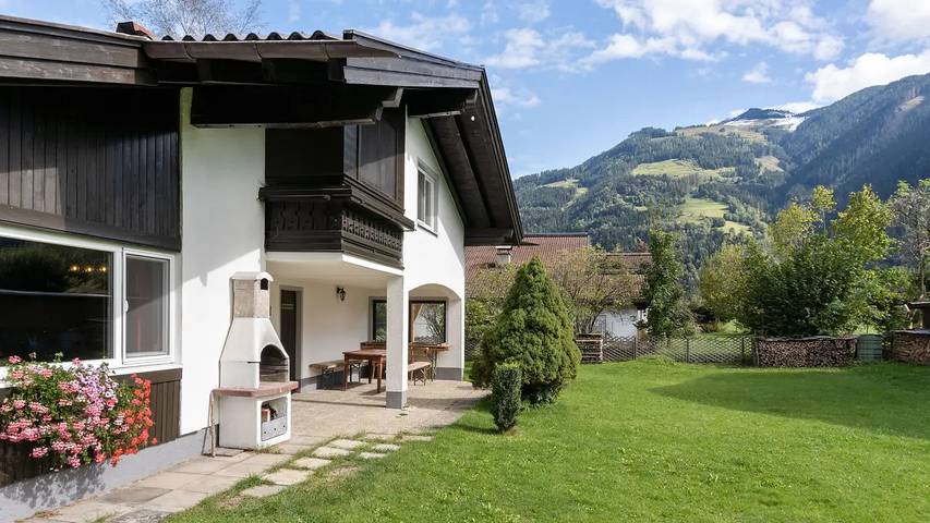 Ferienhaus für 9 Personen, mit Terrasse