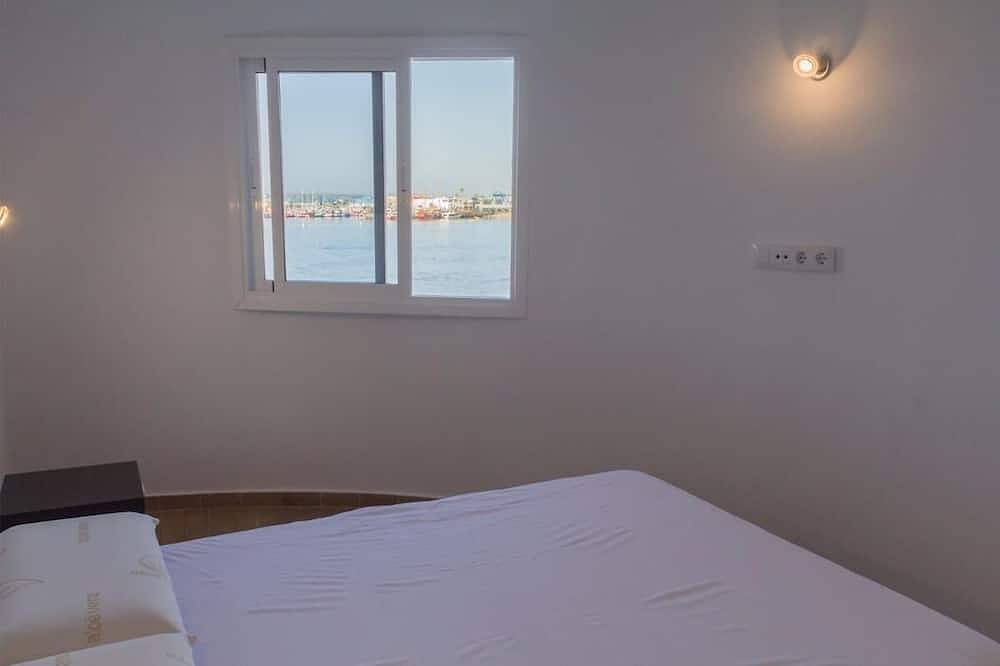 Entire apartment, Maritime Walk Los Cristianos. Over the sea. in Los Cristianos, Arona