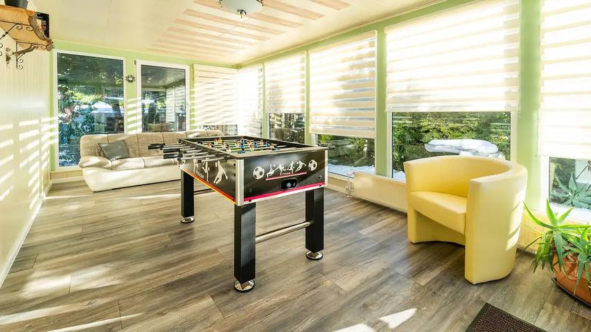 Ferienhaus für 11 Personen, mit Garten und Sauna in Elend
