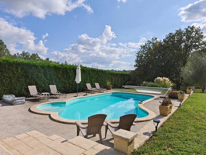 Location de vacances pour 8 personnes, avec vue ainsi que jardin et piscine à Fumel - 2