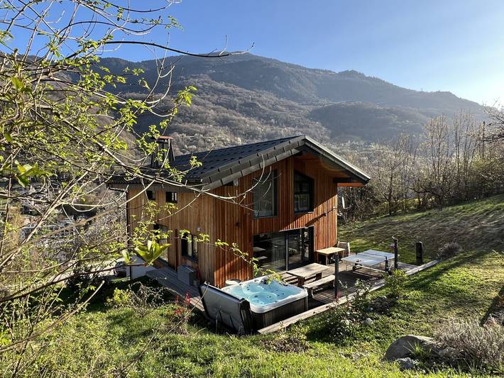 Gîte pour 12 personnes, avec jacuzzi ainsi que jardin et terrasse, animaux acceptés à La Perrière - 3