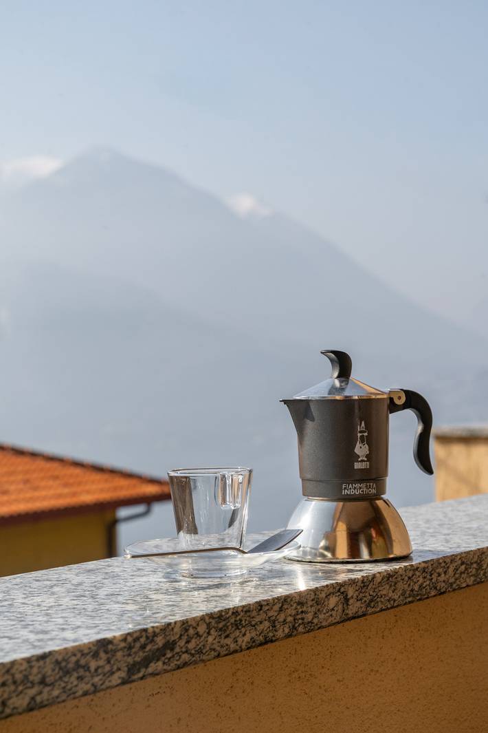 Gîte pour 4 personnes, avec vue ainsi que vue sur le lac et balcon dans Perledo - 4
