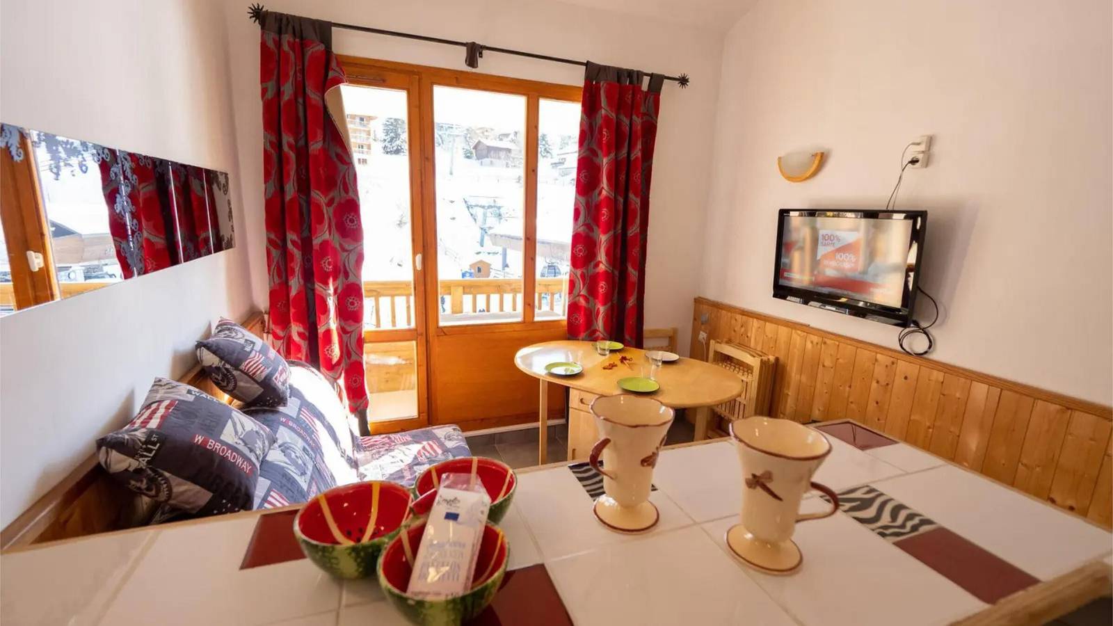 Apartamento entero, Apartamento 'Le Thabor' con vistas a la montaña y balcón in Valfréjus, Modane