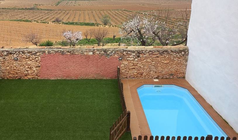 Casa rural para 12 personas, con piscina para niños y jardín, Familias con niños en San Jaime dels Domenys