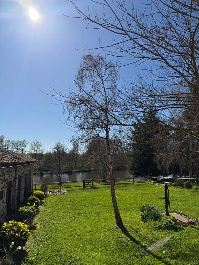"La Maison de Villars" au coeur de la nature in Pressac, Vienne (France)