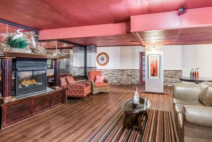 Hotel für 6 Personen, mit Pool und Whirlpool sowie Terrasse, mit Haustier - 1