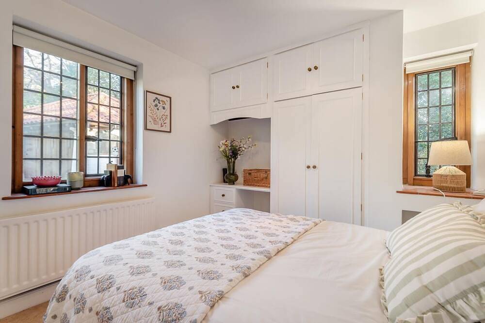 6 Bed in Englefield Green (oc-e34166) in Thorpe Park, Surrey