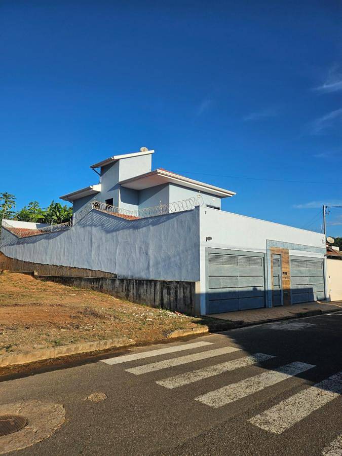Casas e apartamentos de temporada para 10 pessoas, com vista e piscina e ainda terraço, com animais de estimação em São João Batista do Glória