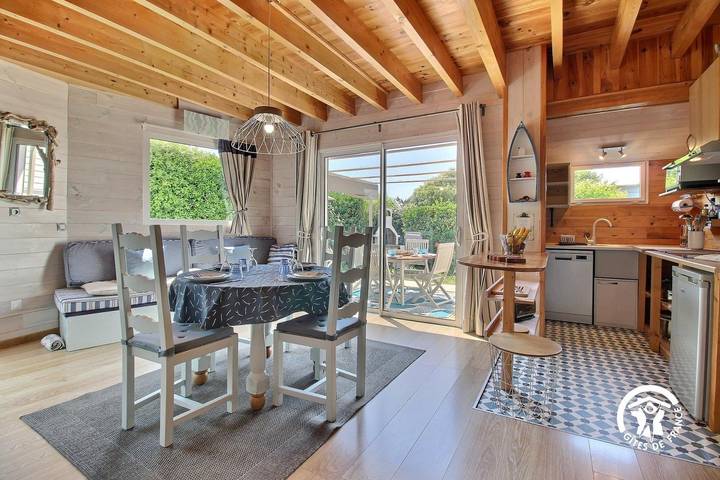 Gîte pour 4 personnes, avec terrasse et jardin dans Plage Kerminihy - 4