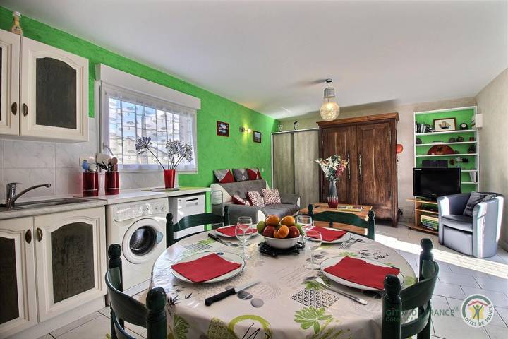 Gîte pour 3 personnes, avec Terrasse et Jardin à Plourivo - 2