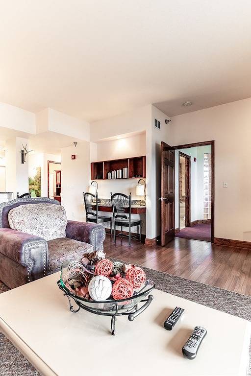 Vacation apartment for 6 people, with hot tub and balcony as well as pool in Pigeon Forge