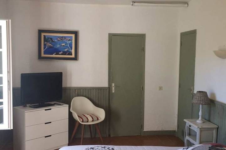 Location de vacances pour 4 personnes, avec terrasse ainsi que jardin et piscine à Afa - 3