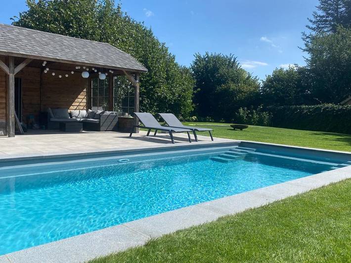 Location de vacances pour 8 personnes, avec piscine ainsi que jardin et terrasse à Rixensart - 2
