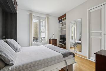 Vacation Rental for 2 Guests in Eiffel Tower, Paris, Picture 2